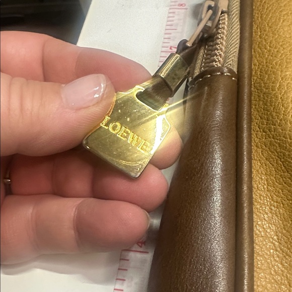 Loewe - Picture 2 of 4